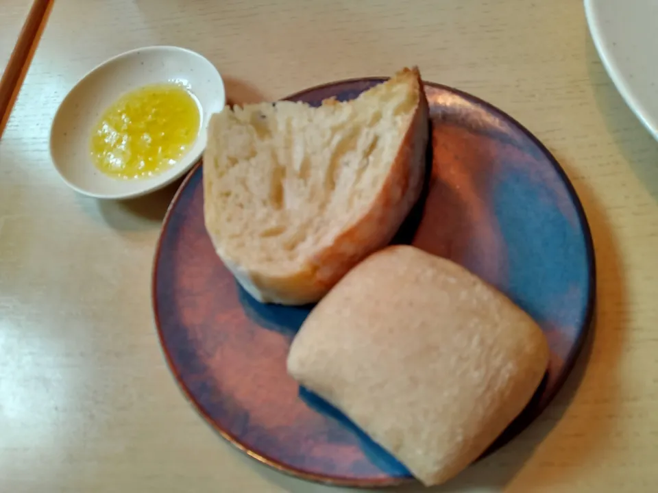 パン　オリーブオイル　塩|よっちびやばんぶーさん