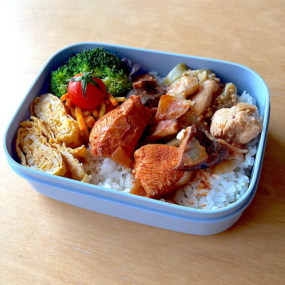 ヤンニョムチキンとハニーマスタードチキンのお弁当|☺︎Forestさん