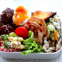 ひじきとツナの炊き込みご飯弁当|やまおんなさん