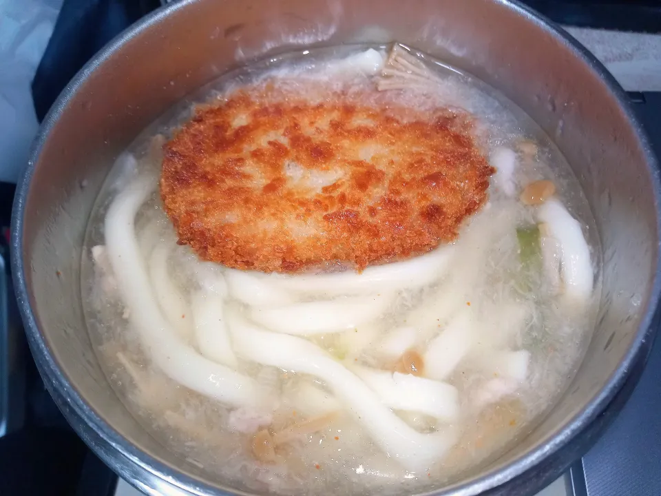 みぞれ仕立てのなめ茸と豚ひき肉入りとろみ付きコロッケうどん|darkbaronさん