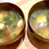 なめこと小松菜と豆腐のお味噌汁| 茶茶茶さん
