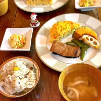 晩ごはん♯ブリの味噌漬♯野菜グリル♯銀杏ごはん♯キッシュ|小松菜さん