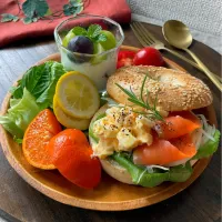 スモークサーモン＆タルタル卵noベーグルワンプレート