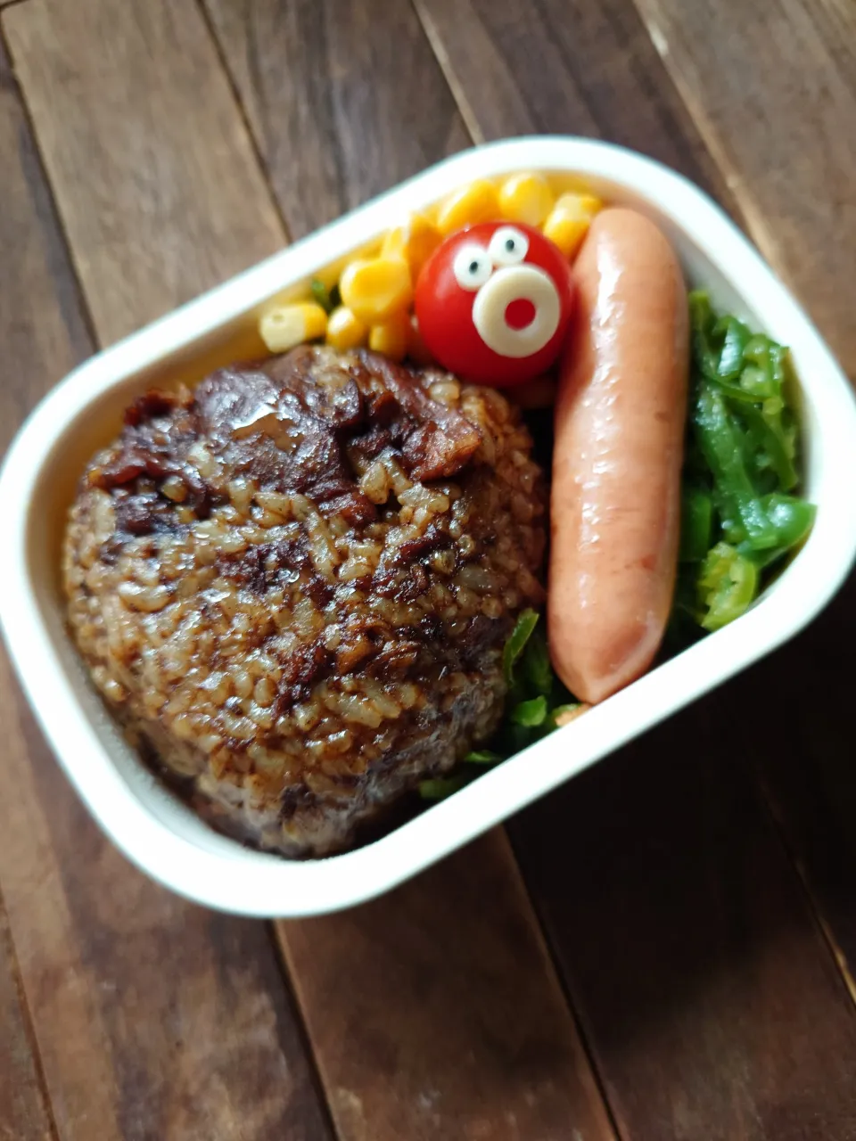 漢の…次女用🍱黒カレーチャーハンおにぎり弁当|ᵏᵒᵘさん