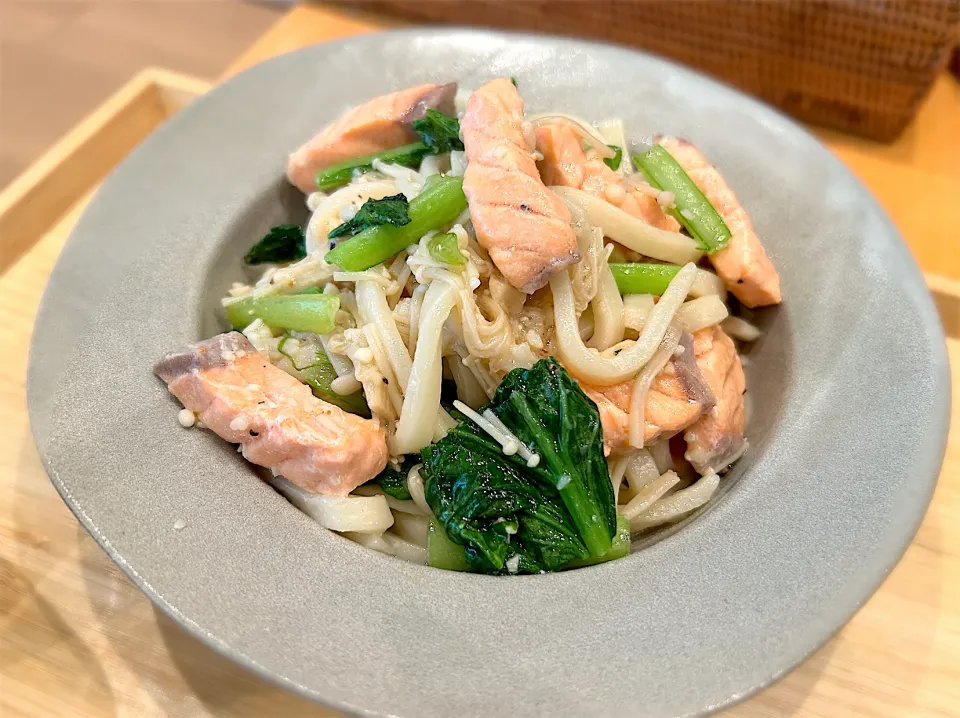 サーモンと小松菜のペペロンうどん|CKさん
