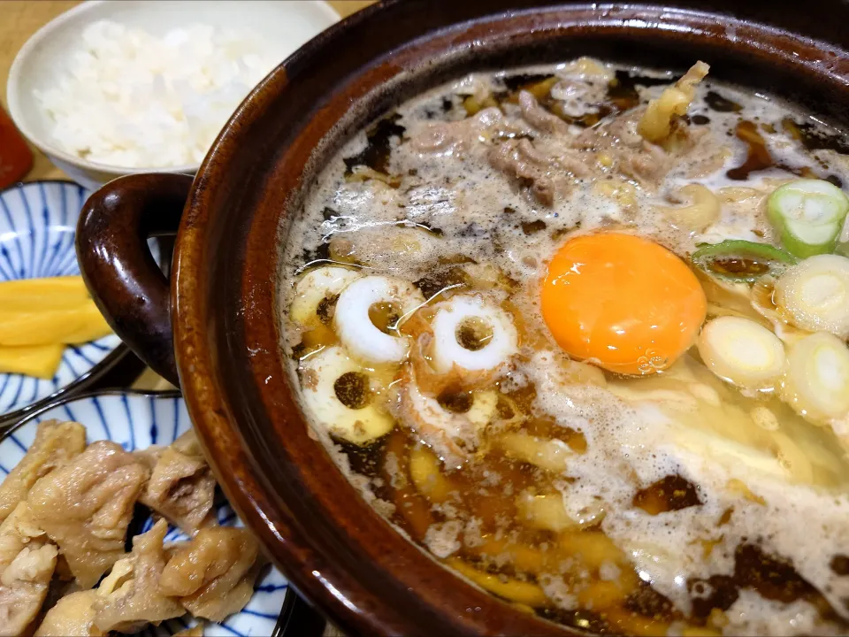 【期間限定】
【食べログ TOP 5000 選出店】 
手打 親鶏中華そば 綾川 
鍋焼きらーめん （手打麺選択、 
白飯/沢庵付き、1,100円)
＋親かわ×2 (別皿、50円×2) 
＠恵比寿5分 
(JR渋谷駅から徒歩20分)
25298
〈醤143塩47噌󠄀22タ10昆9出15
F16冷27混4つ3焼1ポ1〉|大脇さん