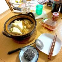 おでん、#照り焼き煮豚入りおにぎり,穂先メンマやわらぎ、キムチ。|くろーぶやんさん