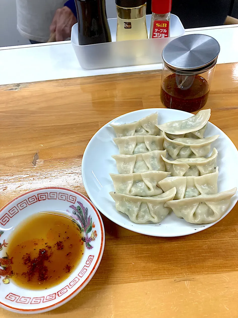 鍋貼餃子（焼き餃子）（実況中継中）|なびさん