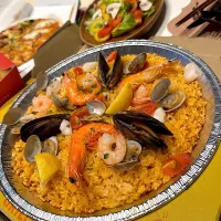 Pizza◯◯でパエリア🥘😋|ナムナムさん