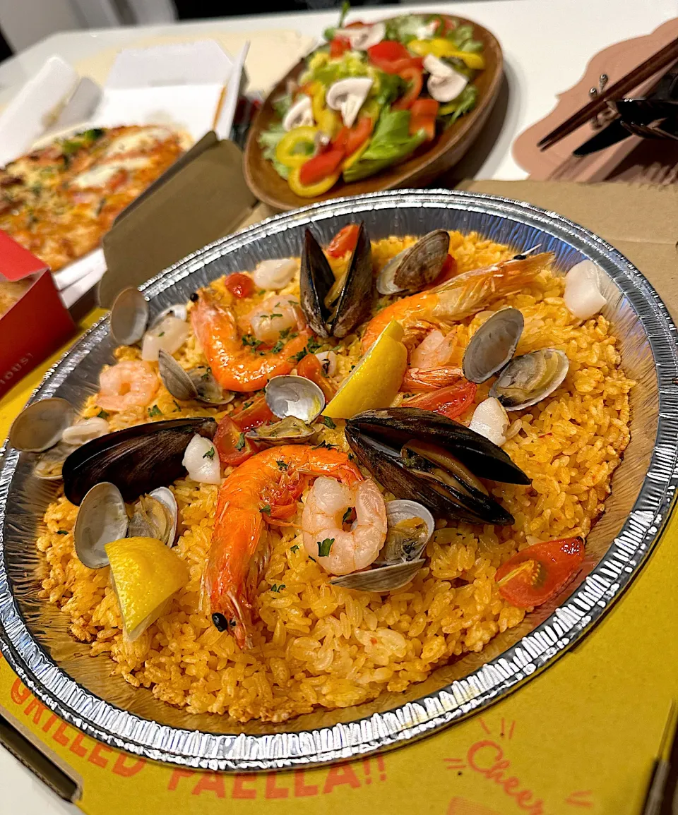 Pizza◯◯でパエリア🥘😋|ナムナムさん