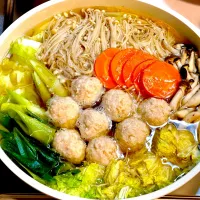 今夜は鶏団子鍋🍲後から水餃子投入🥟| KANAさん