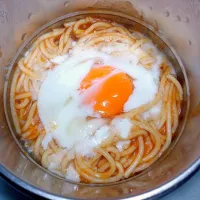 生タマゴ乗せ水漬けミートソーススパゲティ|darkbaronさん