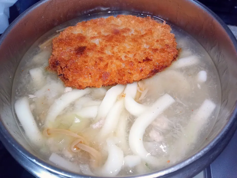 みぞれ仕立てのなめ茸と豚ひき肉入りとろみ付きコロッケうどん|darkbaronさん