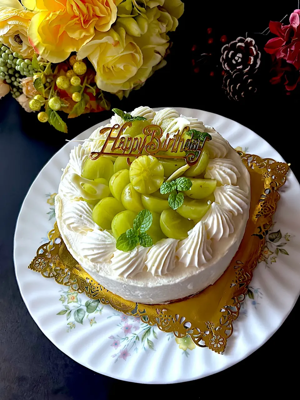 シャインマスカットのバースデーケーキ🎂|とんちんさん