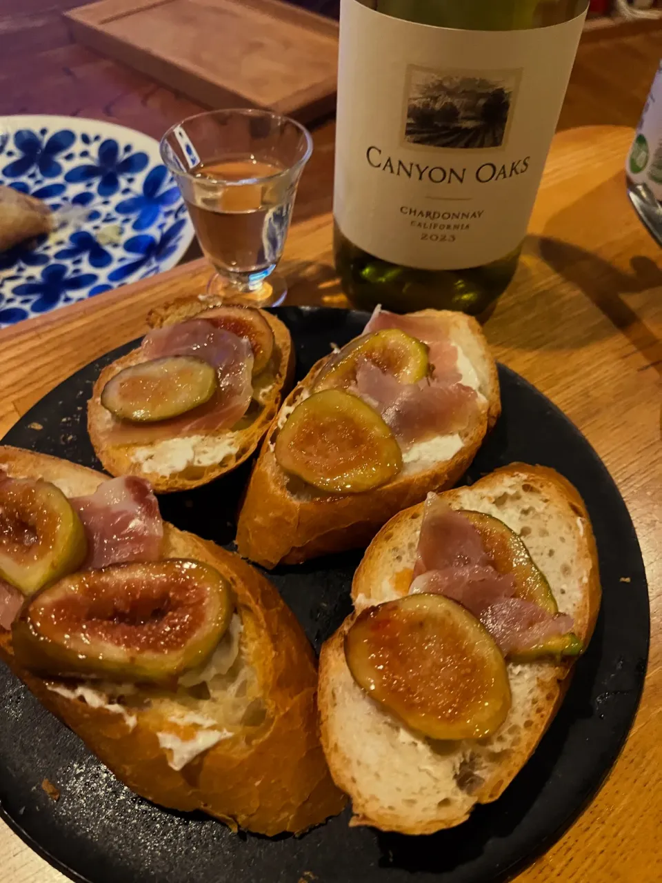 イチジクと生ハムのブルスケッタ🍂|大学しなもんさん