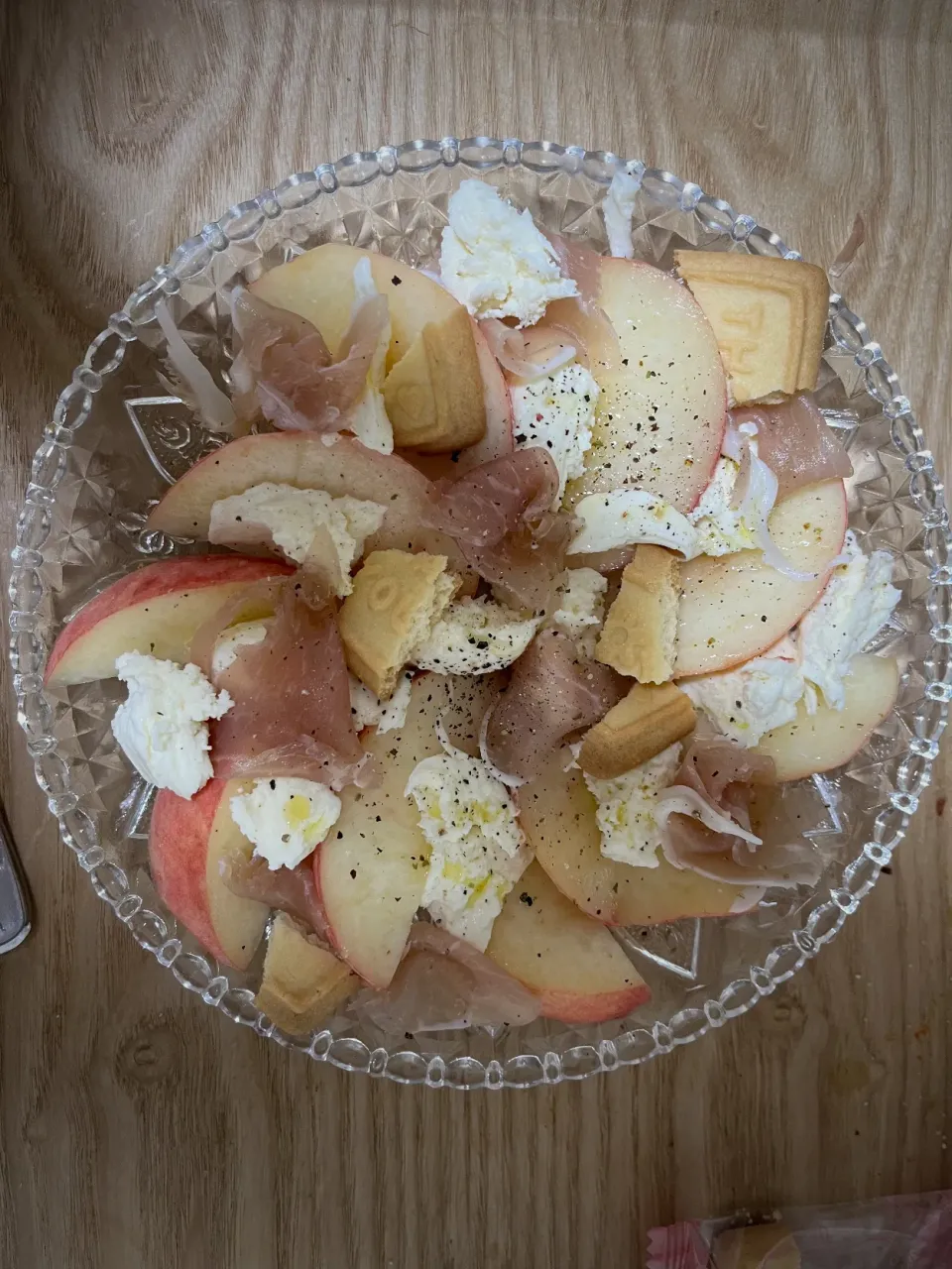 桃のカプレーゼ|大学しなもんさん