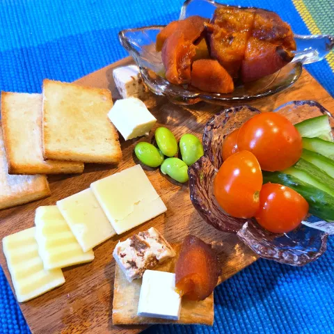 「Pairingで楽しむ♪こだわりチーズアソート」を使ってみたSnapdishの料理・レシピ写真:干し柿とチーズ