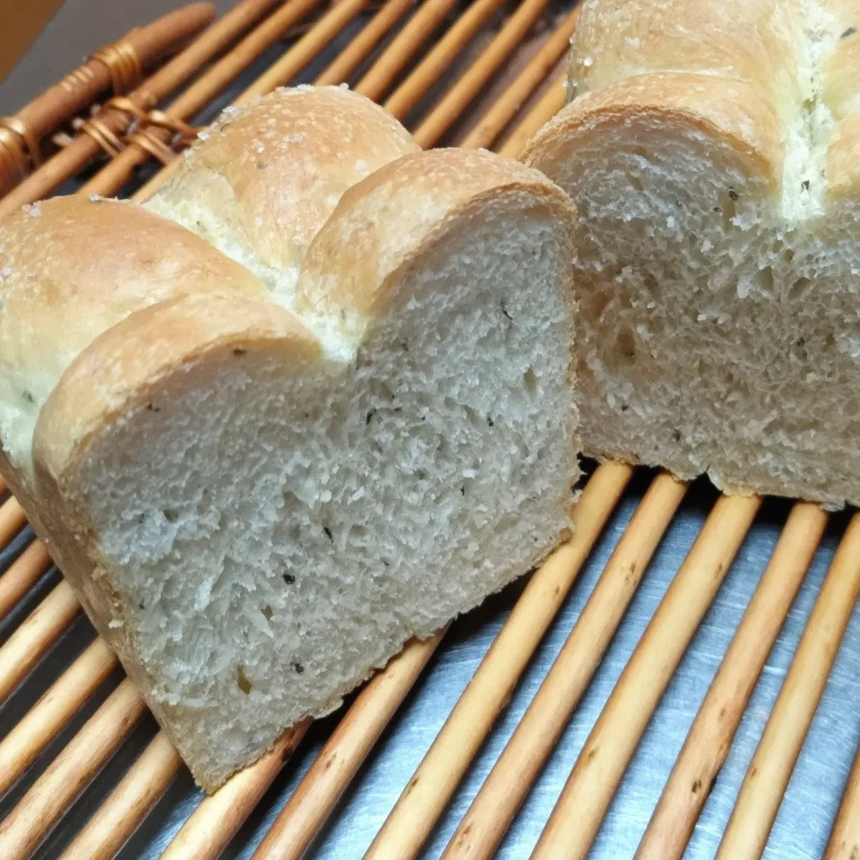 フォカッチャ風食パン断面図|ne-neさん