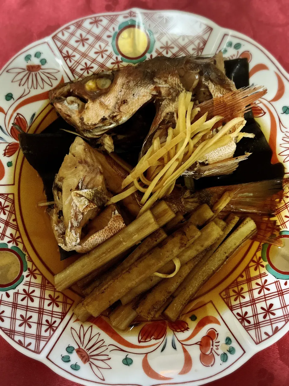 金目鯛の煮付け。今日は、みかんの袋詰めに行ってきました🍊たくさん入れられて、満足まんぞく❣️|tamemitiさん