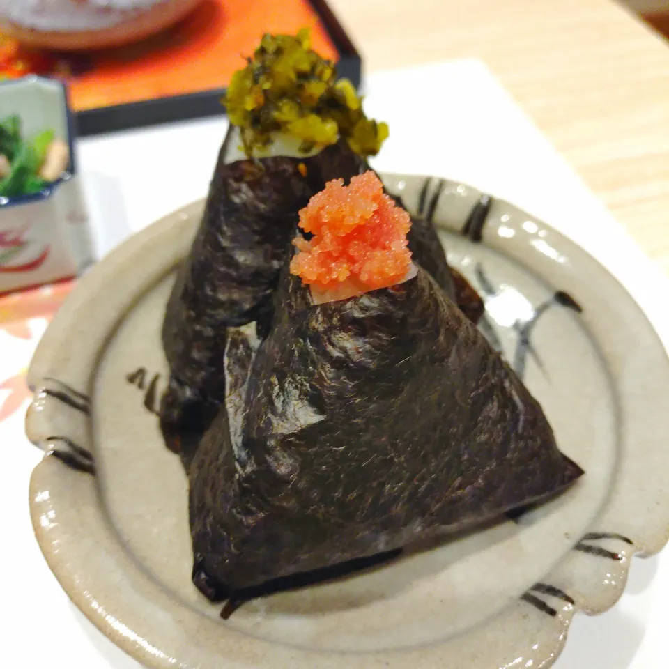 明太子おにぎり＆高菜おにぎり|あゆみ│ハレシピさん