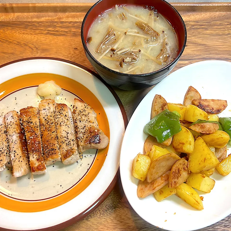 ポークソテー　じゃがいものしょうゆ麹炒め　お味噌汁|🍮ぷりぷりざえもん🍮さん