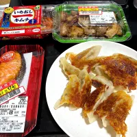 寮の晩御飯が研修会で無かったので、惣菜三昧😋晩酌用やな笑笑|すかラインさん