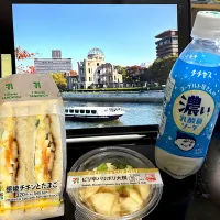 寮で朝ごはん😋|すかラインさん