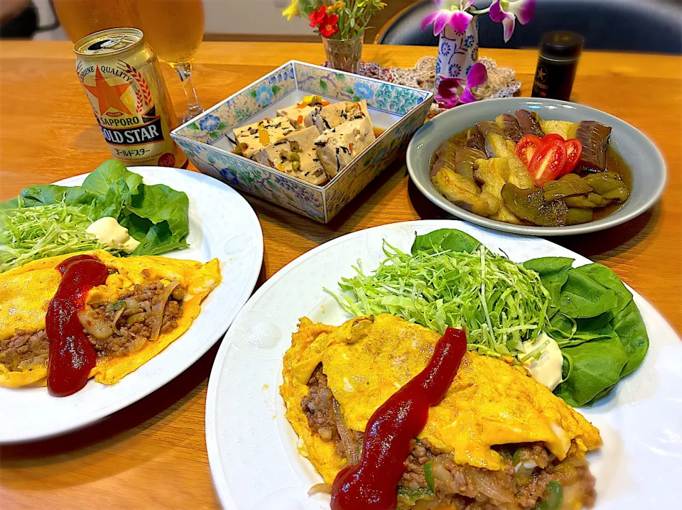 オムレツ（ひき肉たっぷりのコロッケ種を挟んだようなやつ）|じゅんさんさん