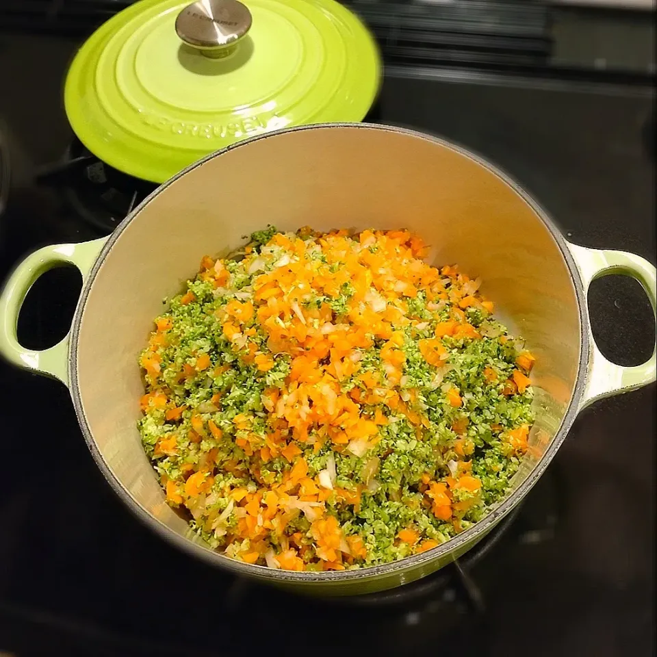 ブロッコリーとにんじんと玉ねぎのカレースープ|みりさん