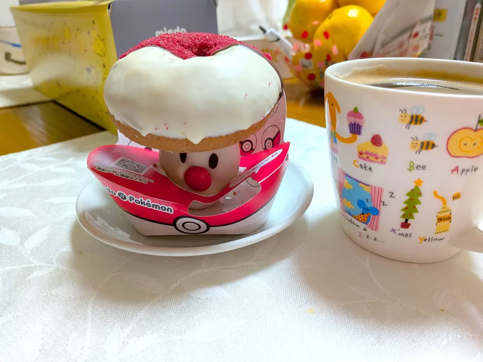 食後のお楽しみ　ドーナツとコーヒー|卯月さん