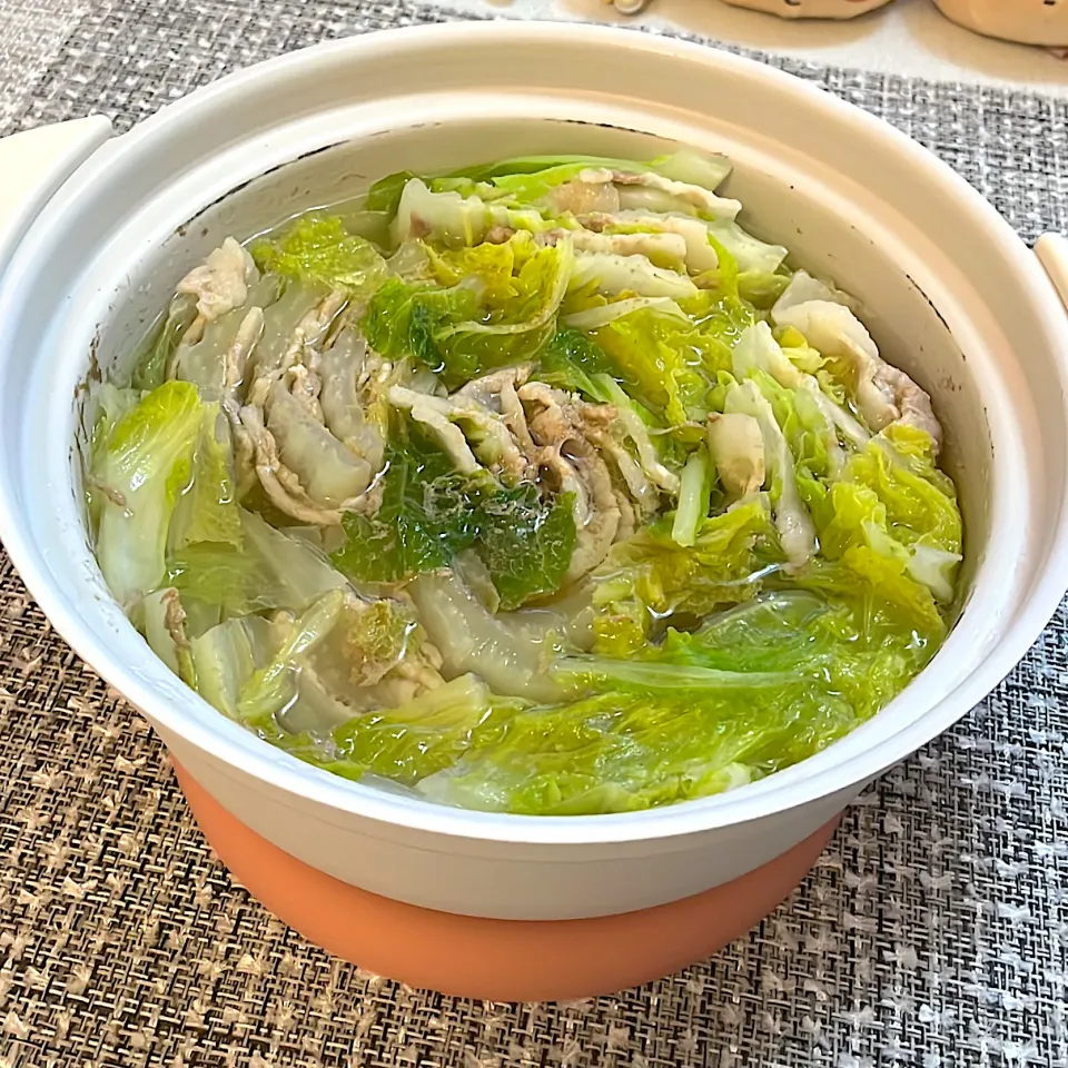 白菜と豚バラのミルフィーユ鍋|めいさん