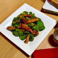 トンテキ×ピーマン、香ばし炒めの夜🌙|kaeさん