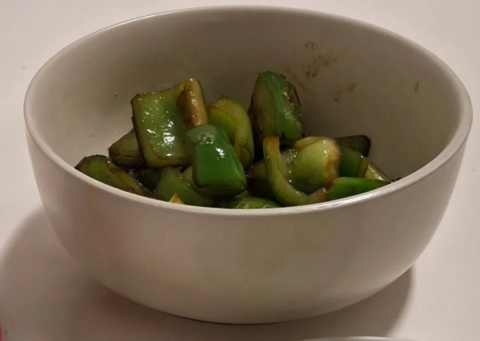 パプリカ（ピーマンの代わり）のめんつゆ煮|テツさん