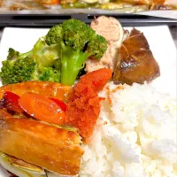 鮭ハラス明太ご飯と椎茸の肉詰め