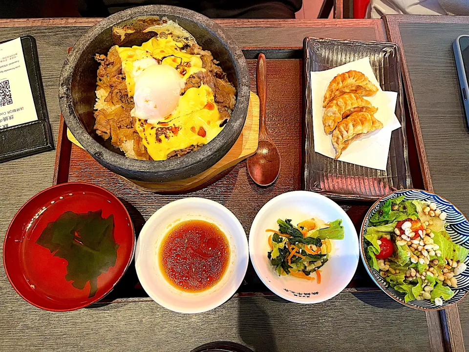 Stone baked beef rice with cheese and dumplings|skyblueさん