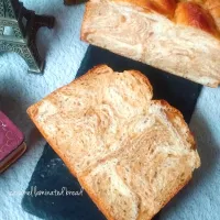 キャラメル折り込みパン|B L U E 🍴さん