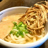 今日の麺好き男のランチは                                            「ジャンボごぼうかき揚げうどん」|mottoさん