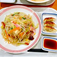 🍜昼【皿うどん＆餃子】🥟|Laniさん