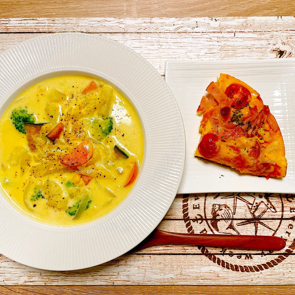 🌾昼【米粉シチュー＆米粉ピザパン】🍕|Laniさん