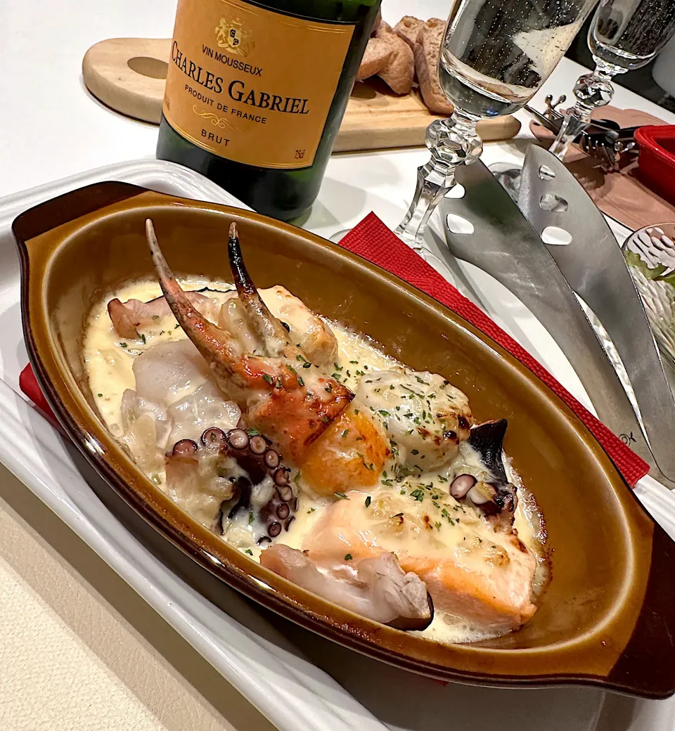 海の幸のグラタン🔥➰🥂😋|ナムナムさん