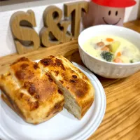 シチュー　ガーリックチーズフォカッチャ|まりもこさん