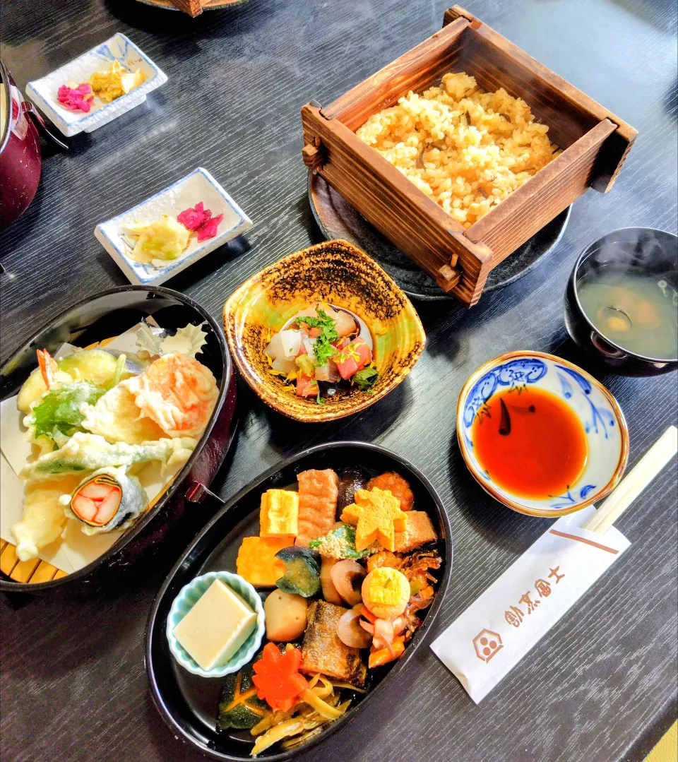 割烹でランチ|シュビラさん