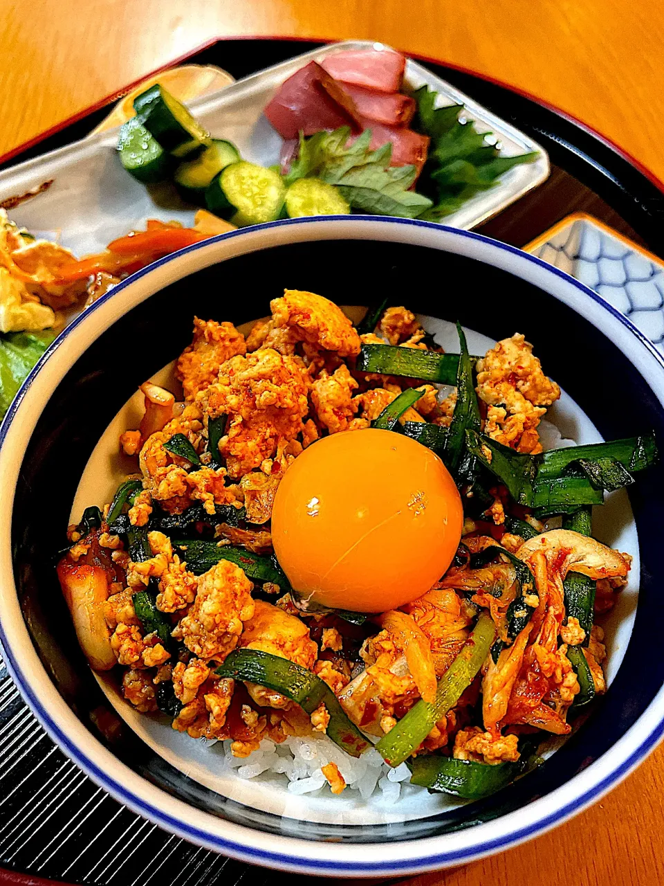 鶏ひき肉のピリ辛親子丼|Mikaさん