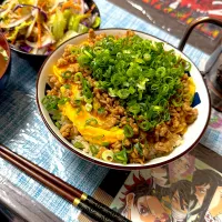 ふわたま肉味噌丼🐷|ハルさん