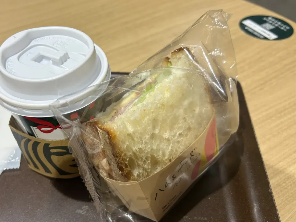 スタバで|Morito Kamiyaさん