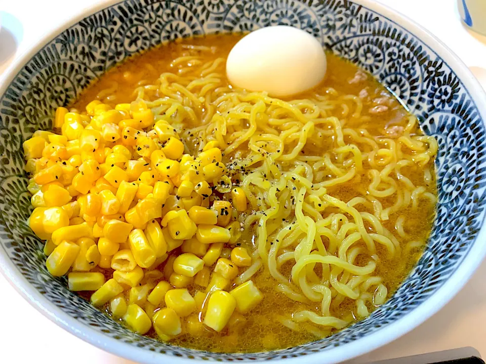 味噌コーンラーメン|カルボーンさん