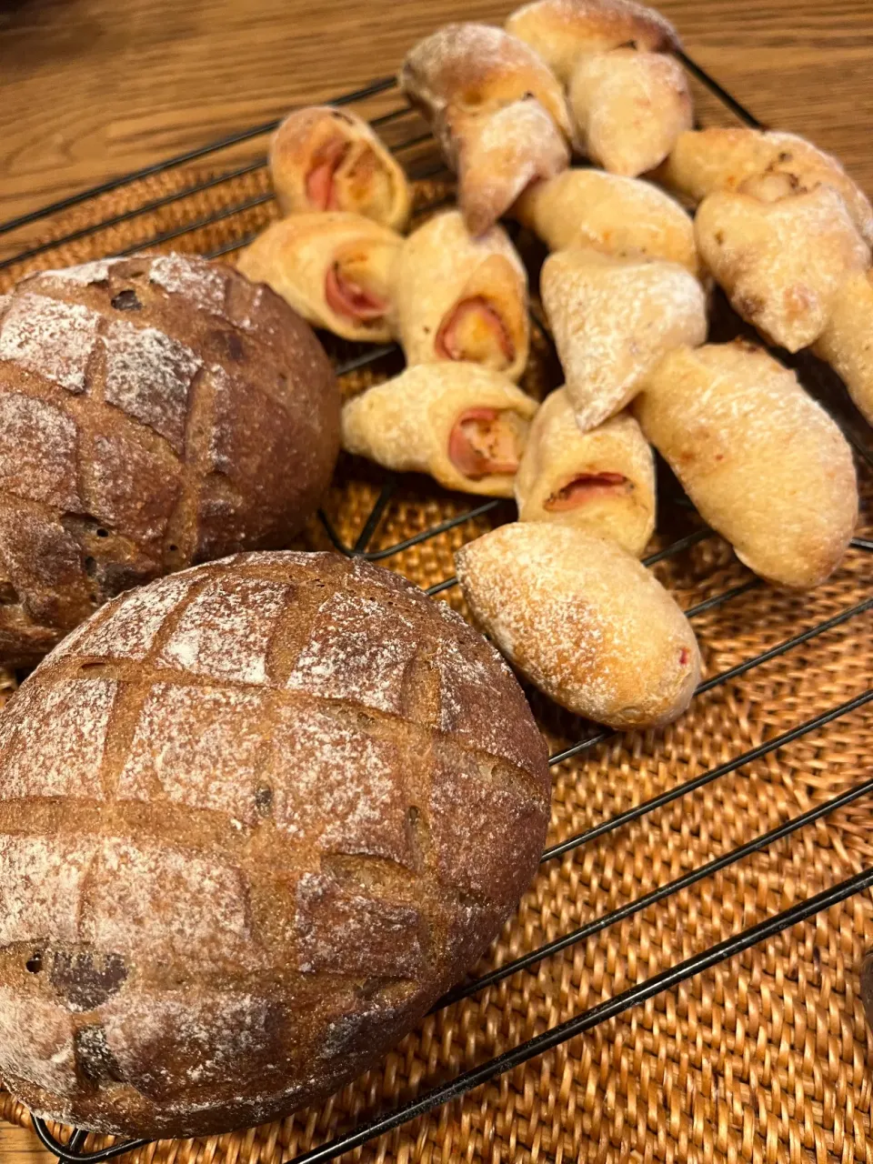 スパイスベーコンエピ　渋皮煮カンパーニュ|おしみさん