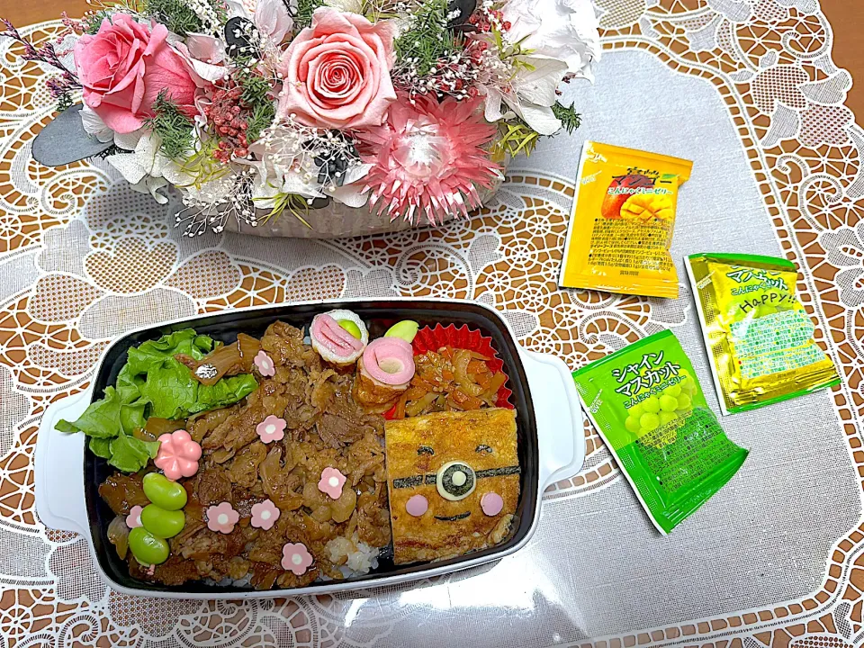 2025.11.10はミニオンの卵焼き入り焼肉弁当🌸|makoさん