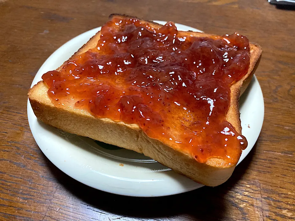いちごジャムトースト|はっちぃさん