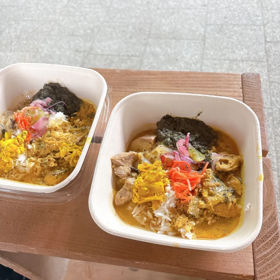 バターサバカレー・黒胡麻ほうれん草キーマキウイポークカレーのあいがけ|ちゃみこさん